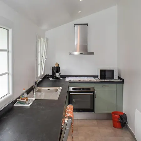 3 Bedroom In Apartment *